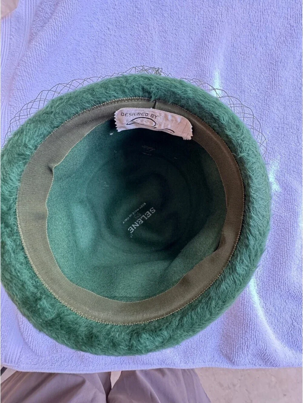 VINTAGE 40-60's Ladies Green Faux Fur Hat!